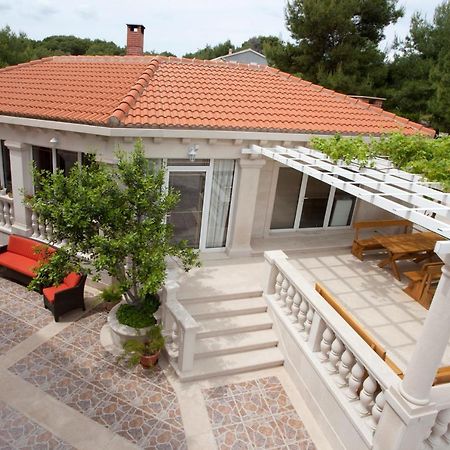 سومارتين Apartments Barba Petra Dvori المظهر الخارجي الصورة