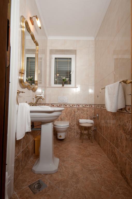 سومارتين Apartments Barba Petra Dvori المظهر الخارجي الصورة