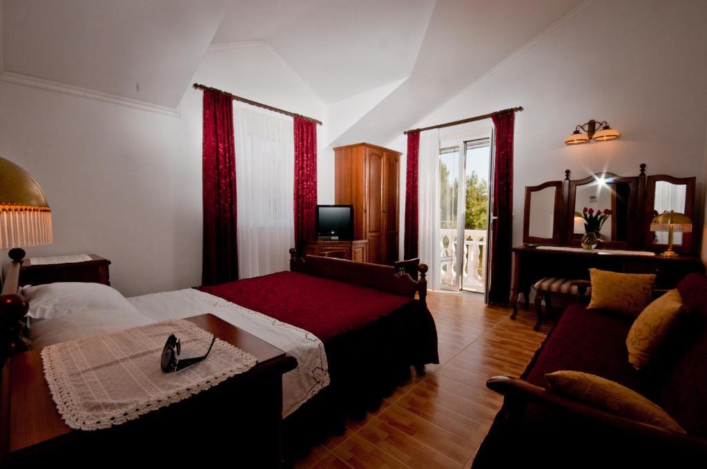 سومارتين Apartments Barba Petra Dvori الغرفة الصورة