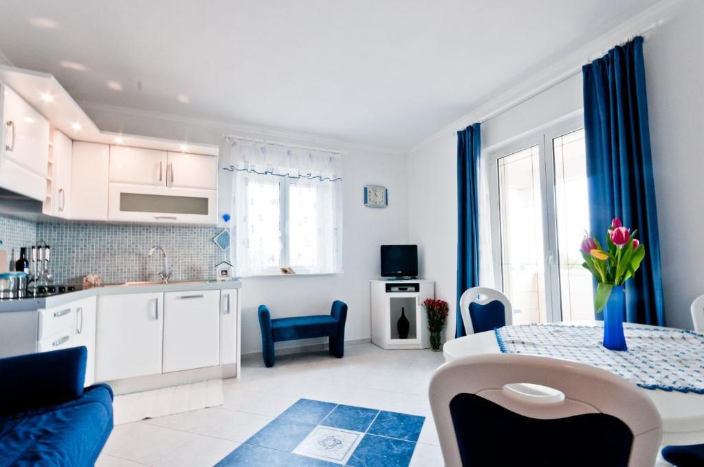 سومارتين Apartments Barba Petra Dvori الغرفة الصورة